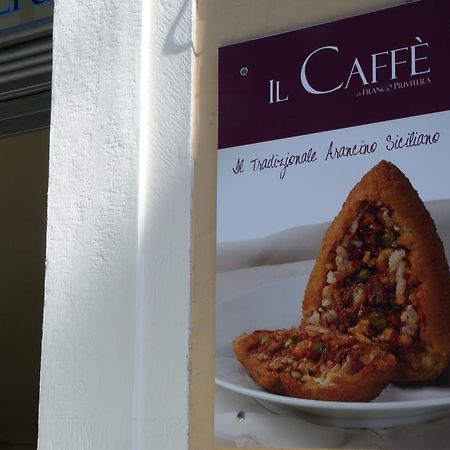 Catania Etnea Bed And Breakfast Bagian luar foto