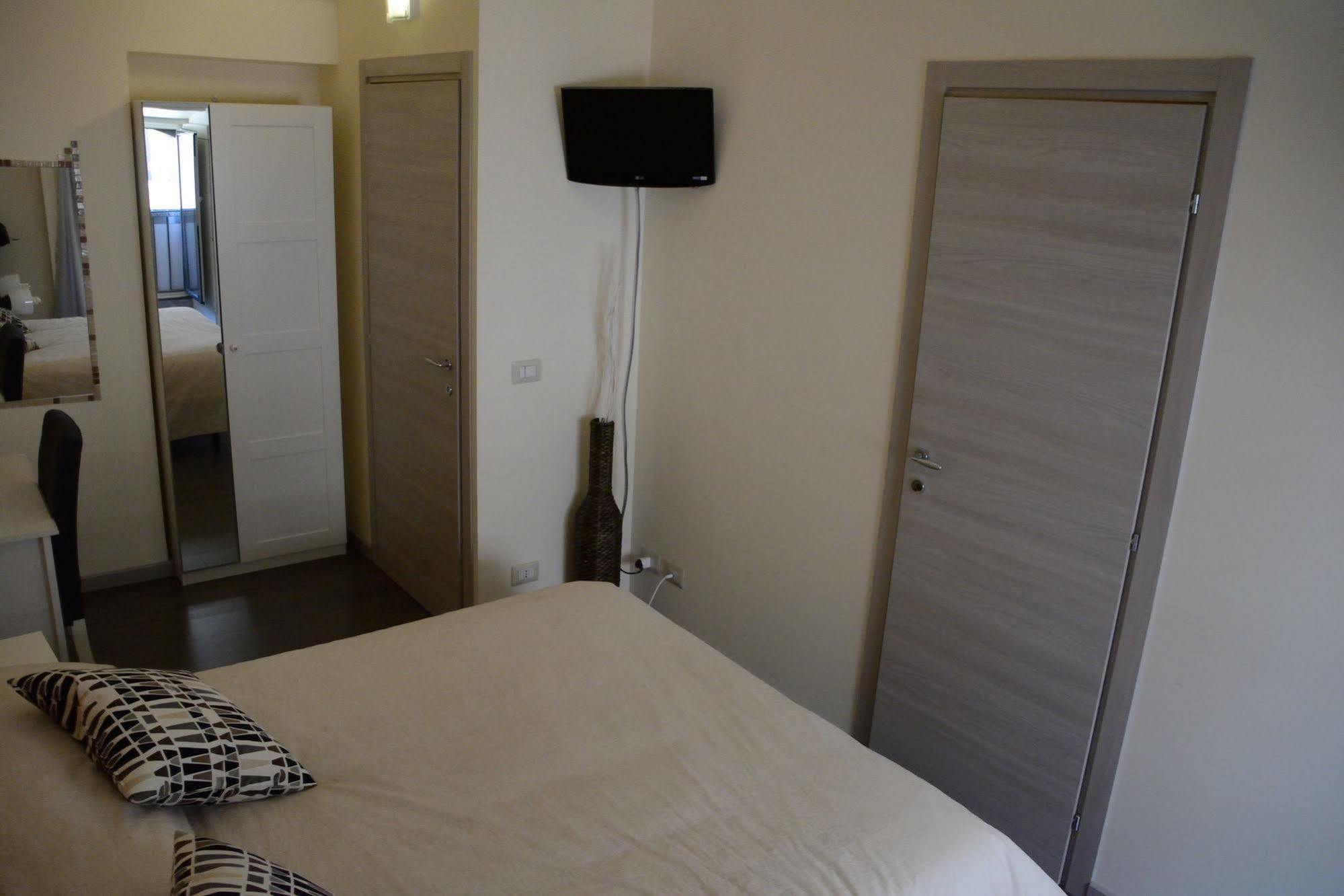 Catania Etnea Bed And Breakfast Bagian luar foto