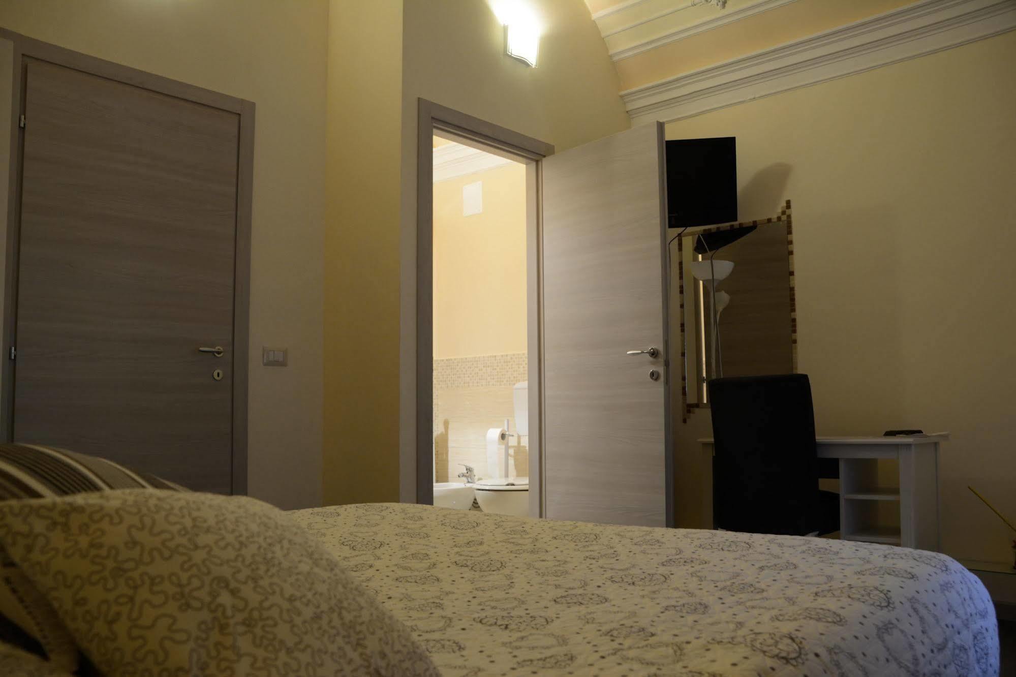 Catania Etnea Bed And Breakfast Bagian luar foto