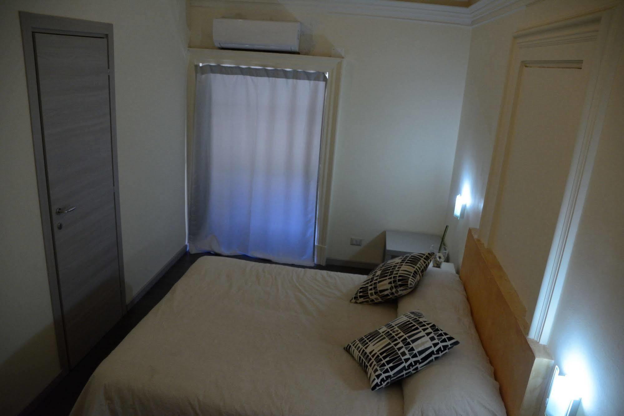 Catania Etnea Bed And Breakfast Bagian luar foto