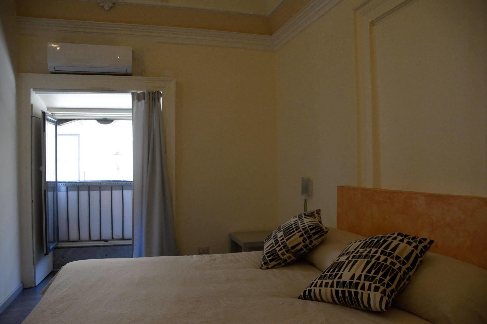 Catania Etnea Bed And Breakfast Bagian luar foto