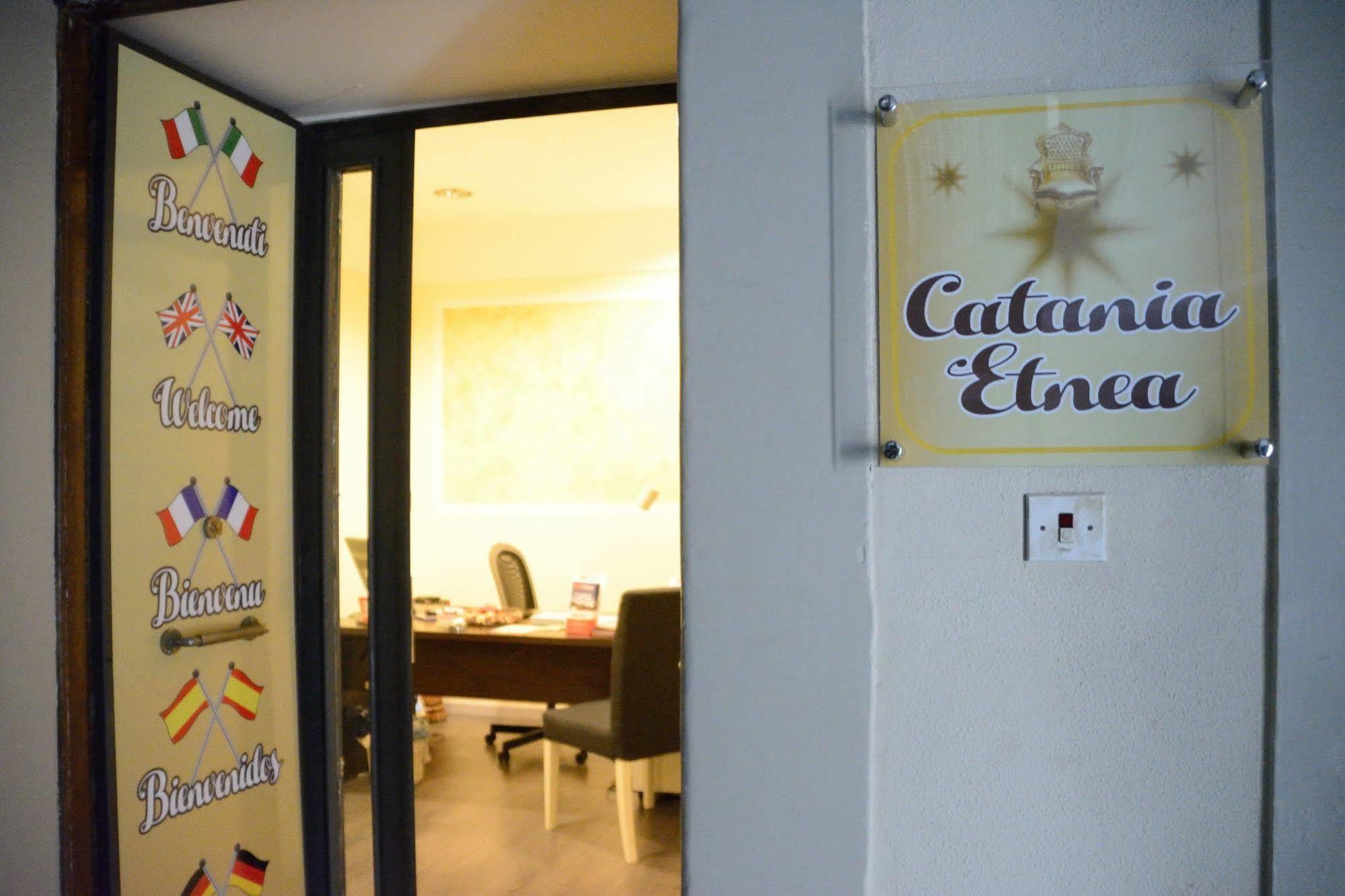 Catania Etnea Bed And Breakfast Bagian luar foto